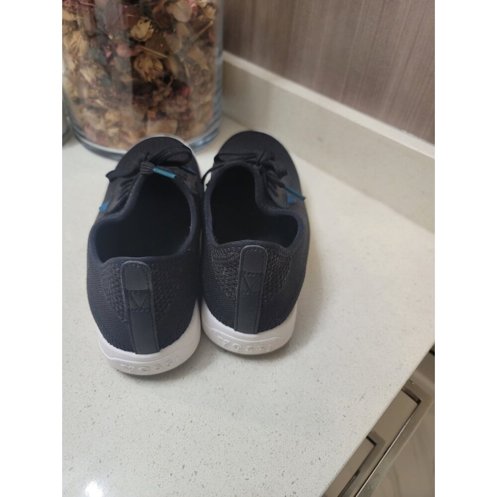 Vessi Weekend waterproof casual sneakers, size 8, black - Picture 3 of 9